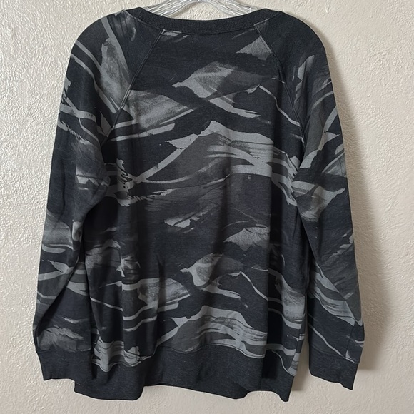 Torrid Women’s Plus Size Sweatshirt Crewneck, black/gray, 1X - Picture 6 of 6